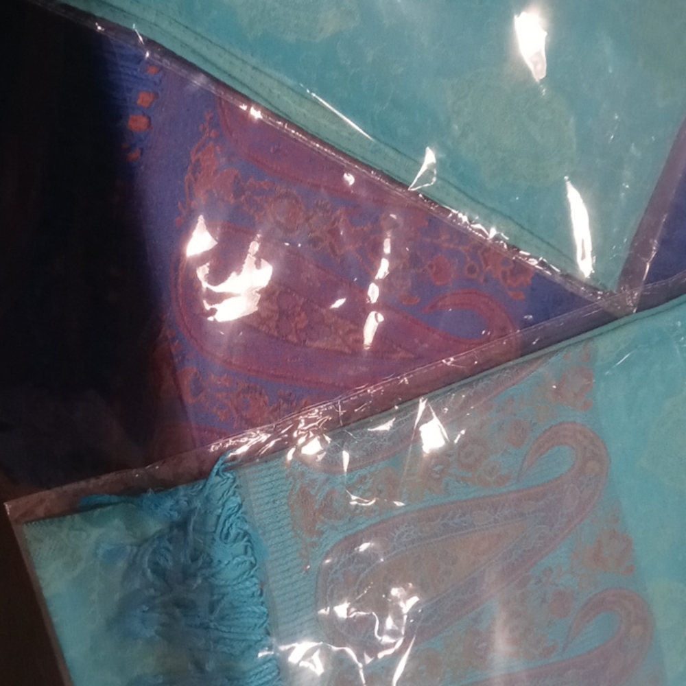 Throws pashminas